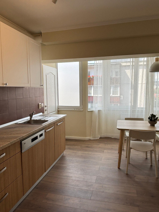 Apartament 3 camere decomandate, 93 mp, prima inchiriere, zona Iulius Mall