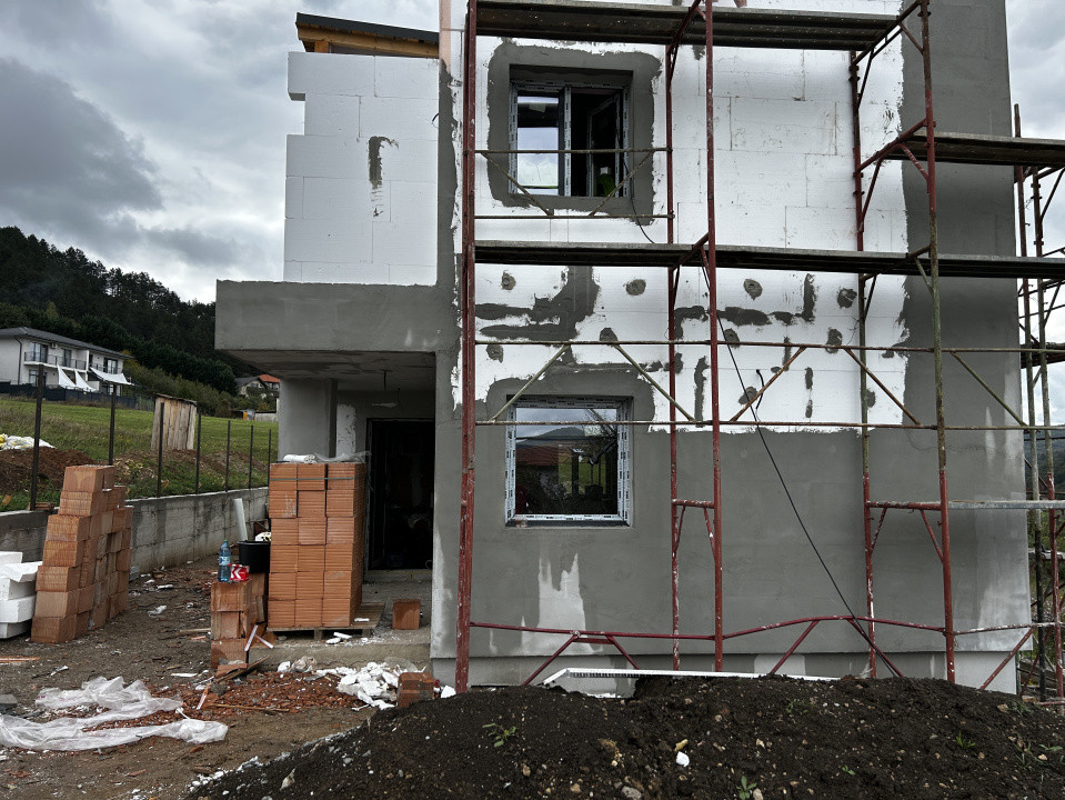 Casa individuala Narciselor 4 camere si teren 440 mp