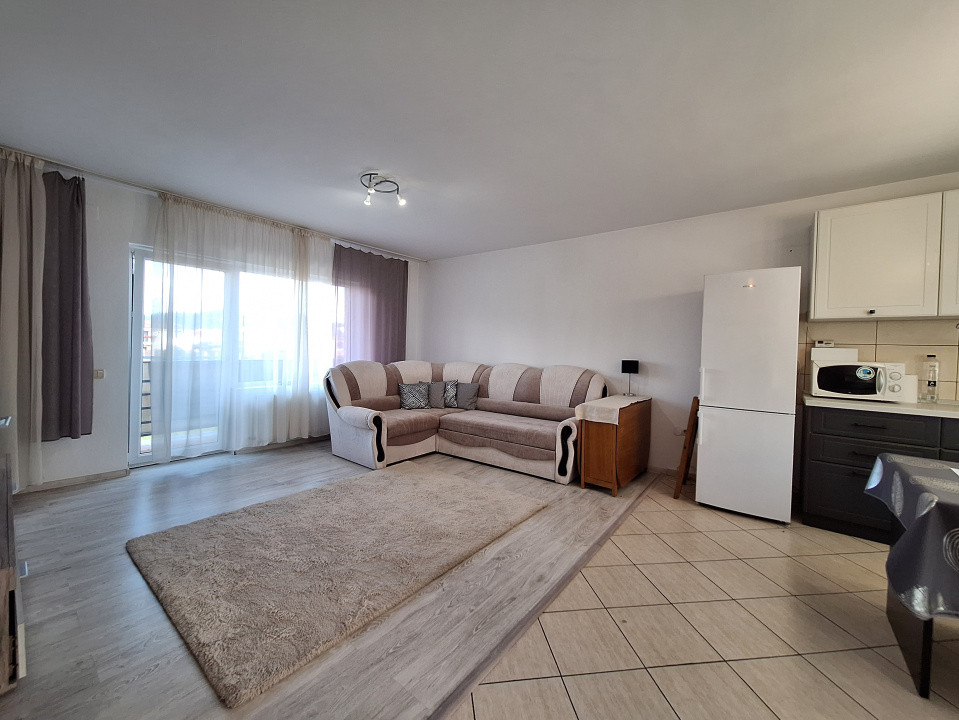 Apartament cu 3 camere, 2 bai, 2 parcari, zona Terra