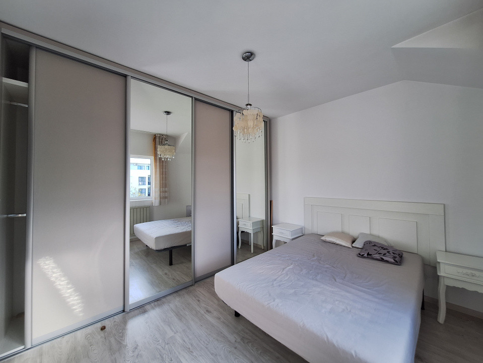 Apartament cu 3 camere, 2 bai, 2 parcari, zona Terra