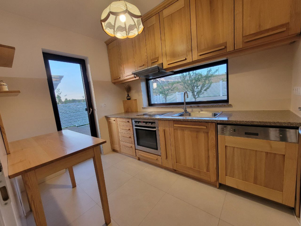 Casă tip duplex, 120 mp, 400 mp teren, 4 parcări, la cheie, zona Hub Educațional