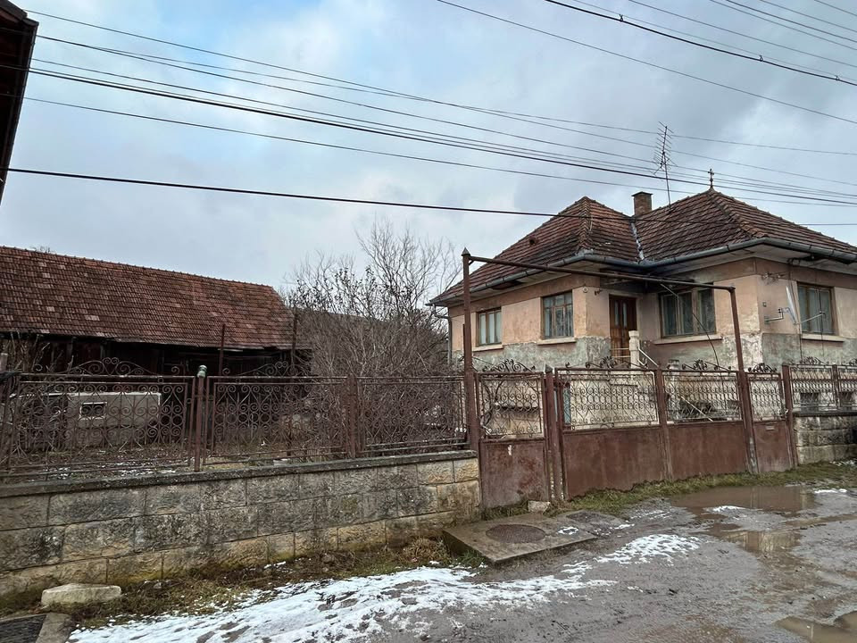 Casa veche in Suceagu cu teren 1715 mp2