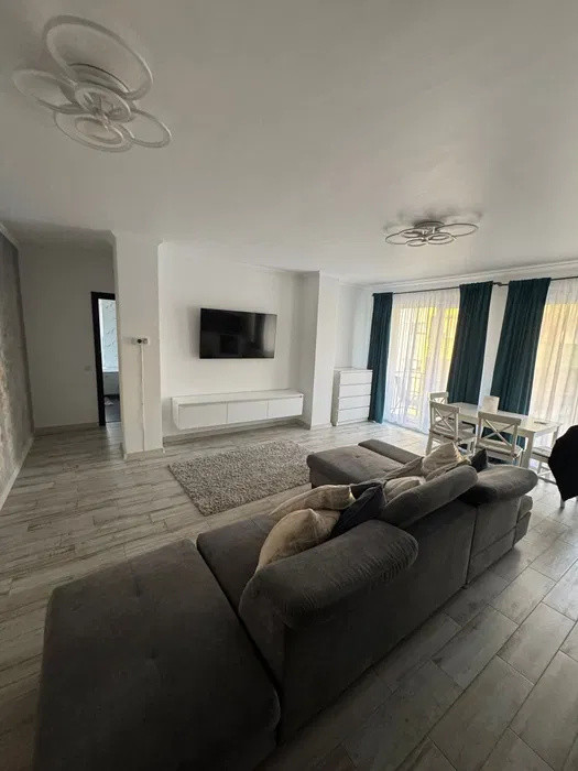 Apartament cu 2 camere, modern, 55 mp, parcare subterana, Zona Europa 