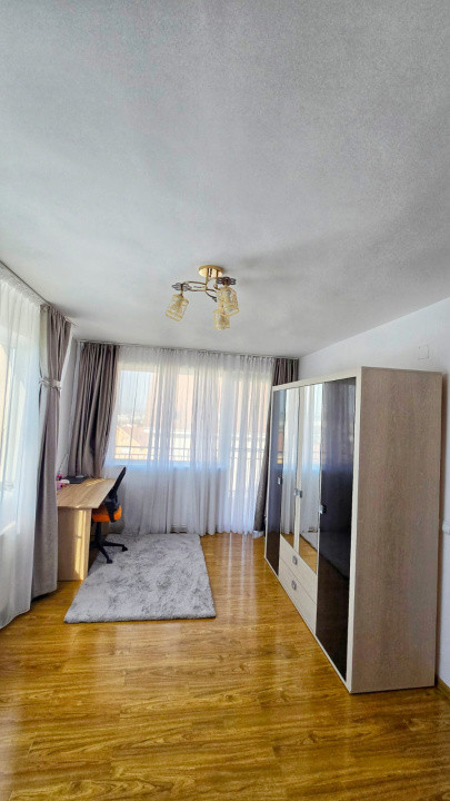 Apartament 2 camere ,45mp,zona buna ziua 