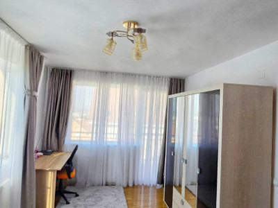 Apartament 2 camere ,45mp,zona buna ziua 
