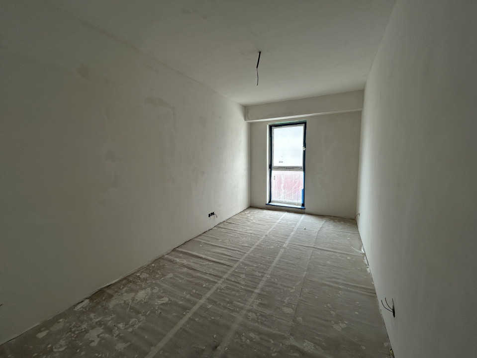 Apartament 3 camere, semidecomandat , finisat , zona Tineretului 