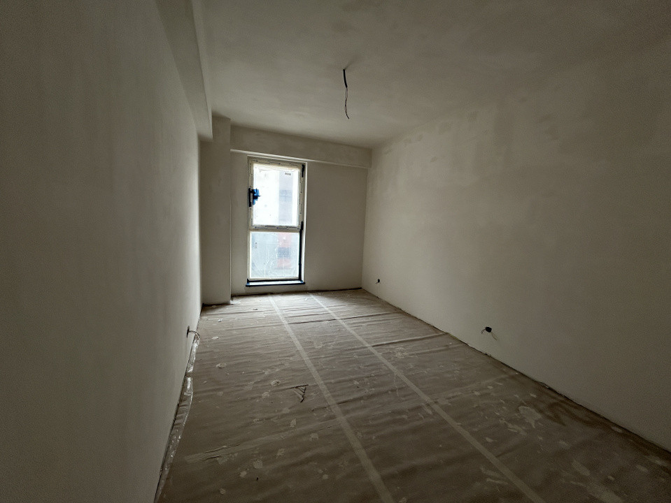 Apartament 3 camere, semidecomandat , finisat , zona Tineretului 