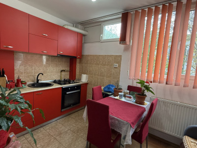 Garsoniera 28mp , zona Calea Floresti