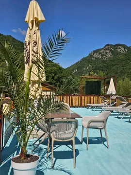 Cabana & pensiune de vanzare 