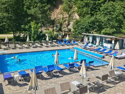 Cabana & pensiune de vanzare 