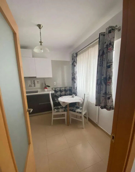 Apartament cu 2 camere, zona Intre Lacuri