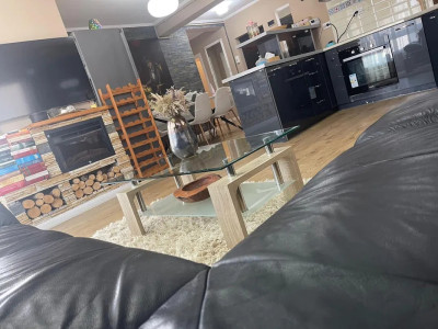 Apartament cu 2 camere,90mp,parcare, Zona Zorilor