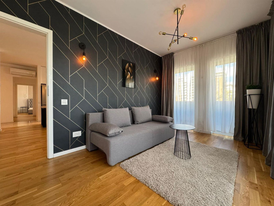 Apartament 3 camere, 80 mp utili, terasa, la cheie, zona Grand Hotel Italia