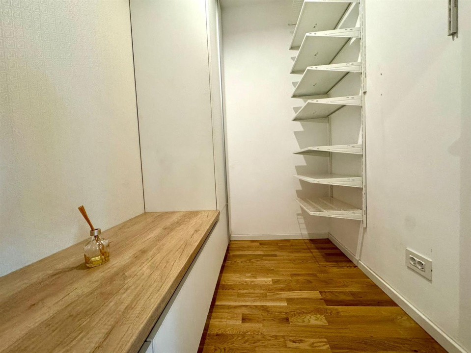 Apartament 3 camere, 80 mp utili, terasa, la cheie, zona Grand Hotel Italia