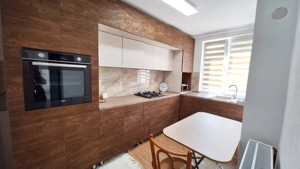 Apartament cu 2 Camere,50mp, Zona Andrei Muresanu