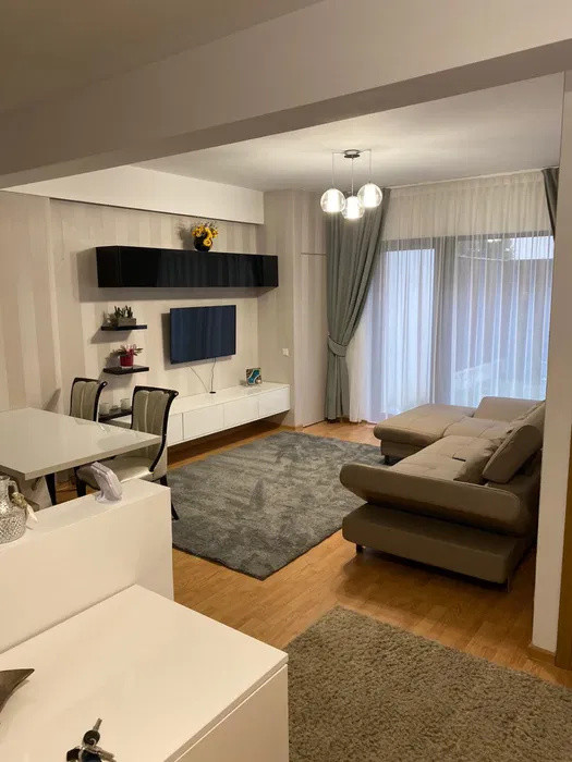 Apartament 2 camere cu curte si parcare