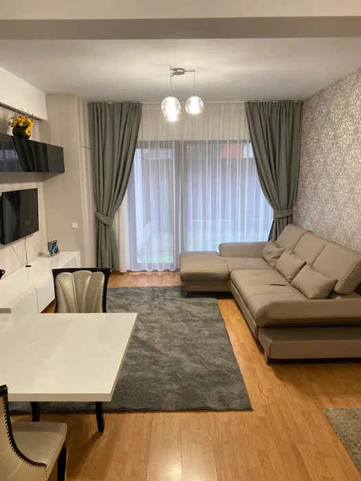 Apartament 2 camere cu curte si parcare