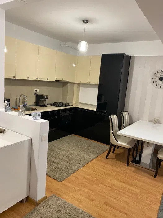 Apartament 2 camere cu curte si parcare
