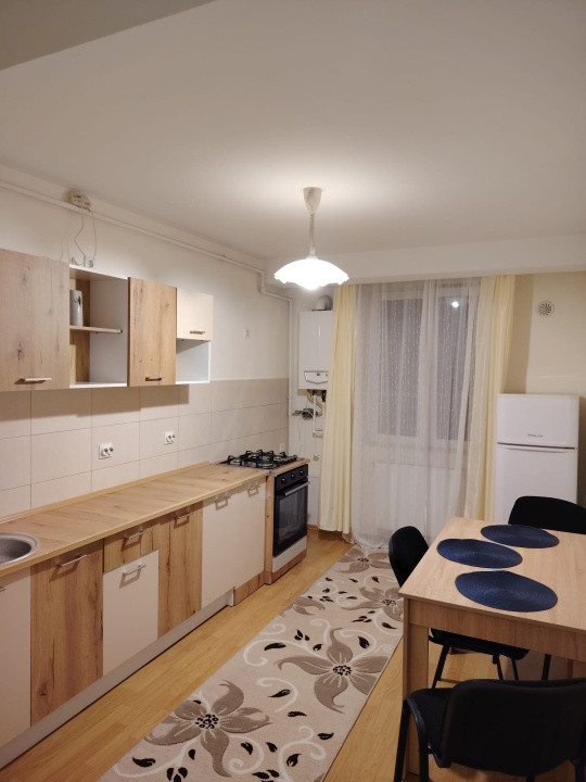 Apartament 3 camere zona Eroilor