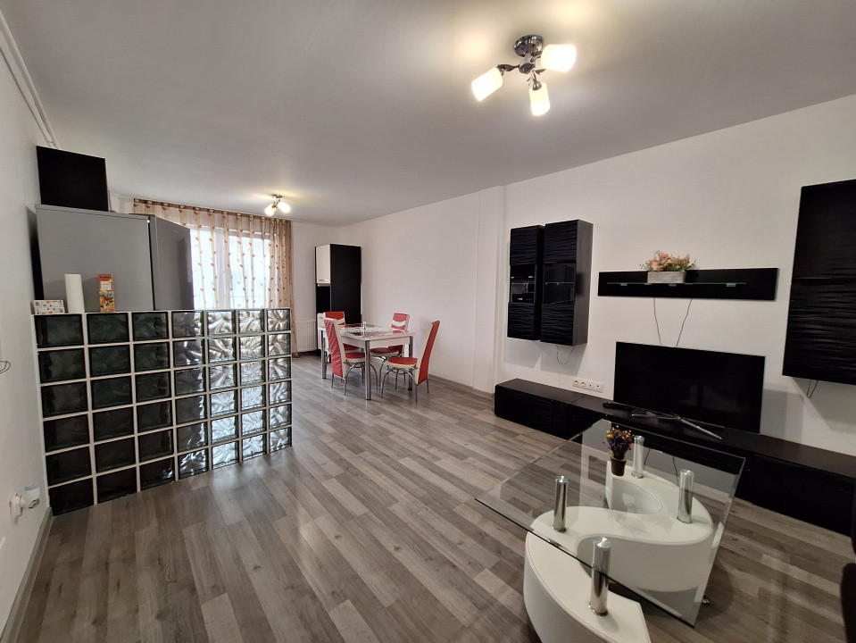 Apartament cu 2 camere, 50 mp, balcon, zona Cetatii