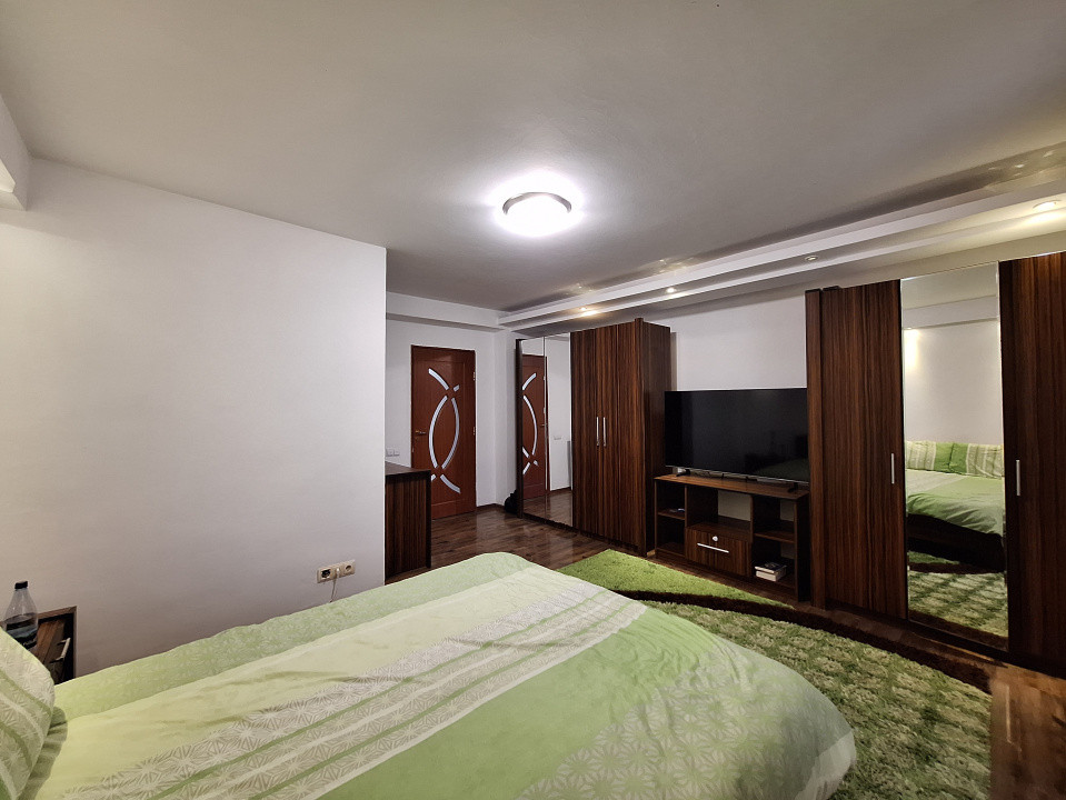 Apartament cu 2 camere, 53 mp, 2 terase, zona Razoare
