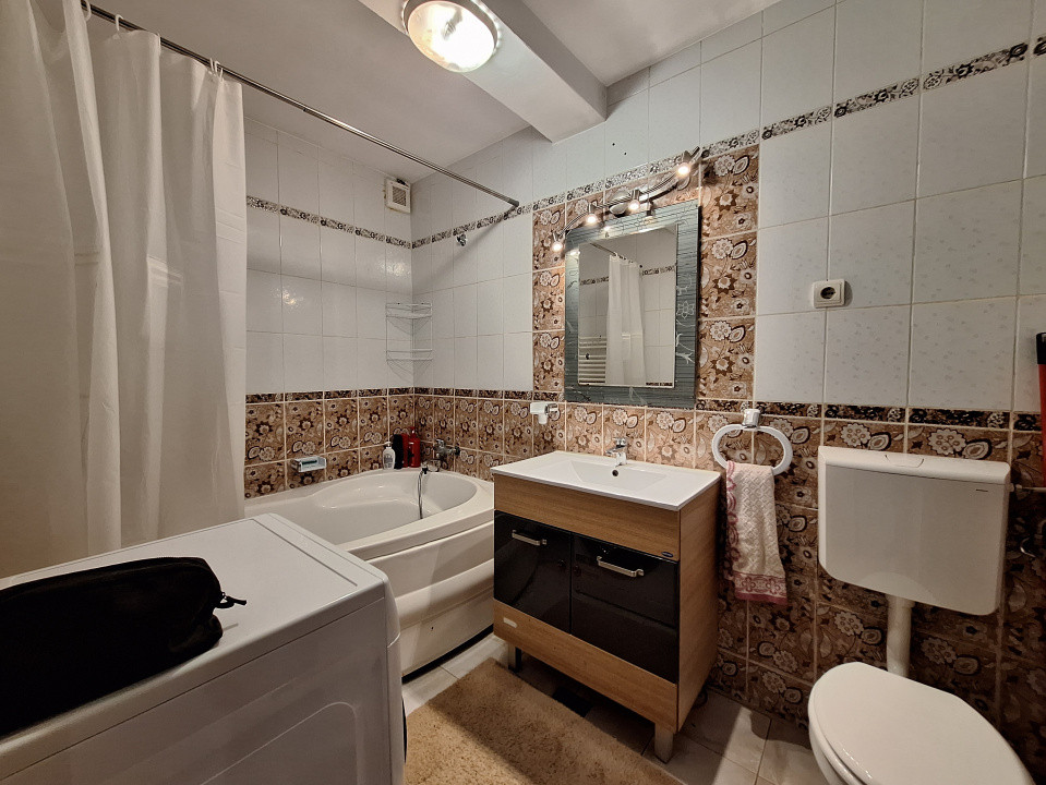 Apartament cu 2 camere, 53 mp, 2 terase, zona Razoare