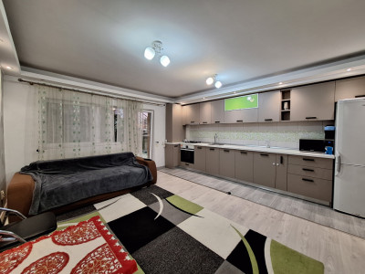 Apartament cu 2 camere, 53 mp, 2 terase, zona Razoare