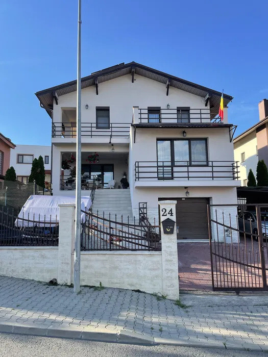 Casa  cu 4 camere, 300mp,garaj, str Votonet