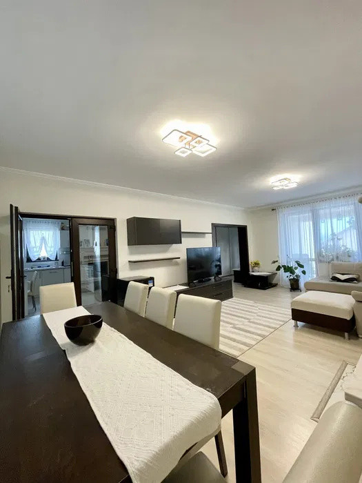 Casa  cu 4 camere, 300mp,garaj, str Votonet