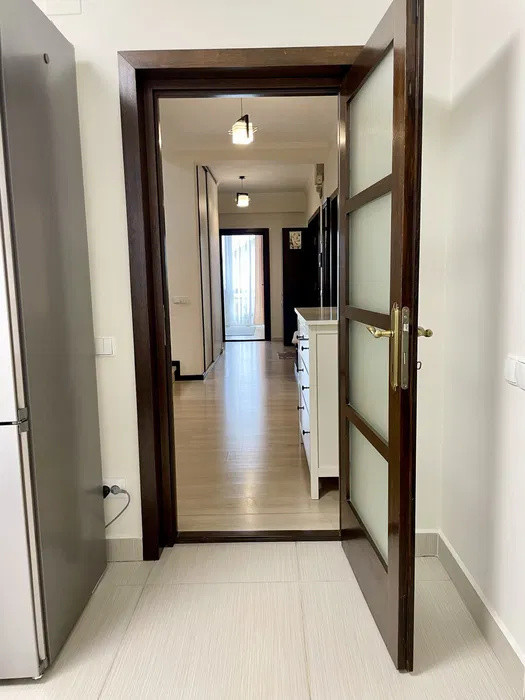 Casa  cu 4 camere, 300mp,garaj, str Votonet