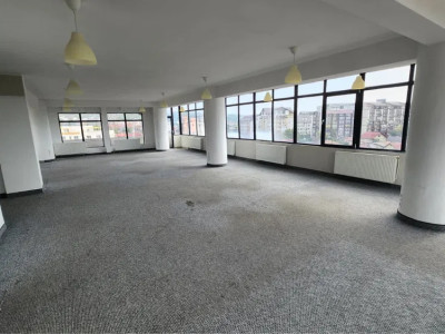 Spatiu de Birou 100mp, Marasti