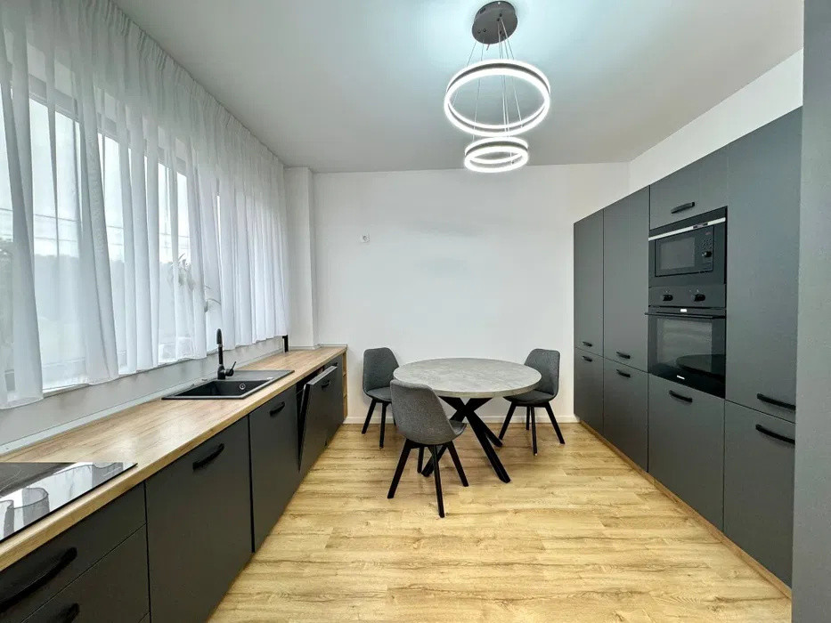 Casa cu 3 camere,132mp,garaj, Zona Borhanci