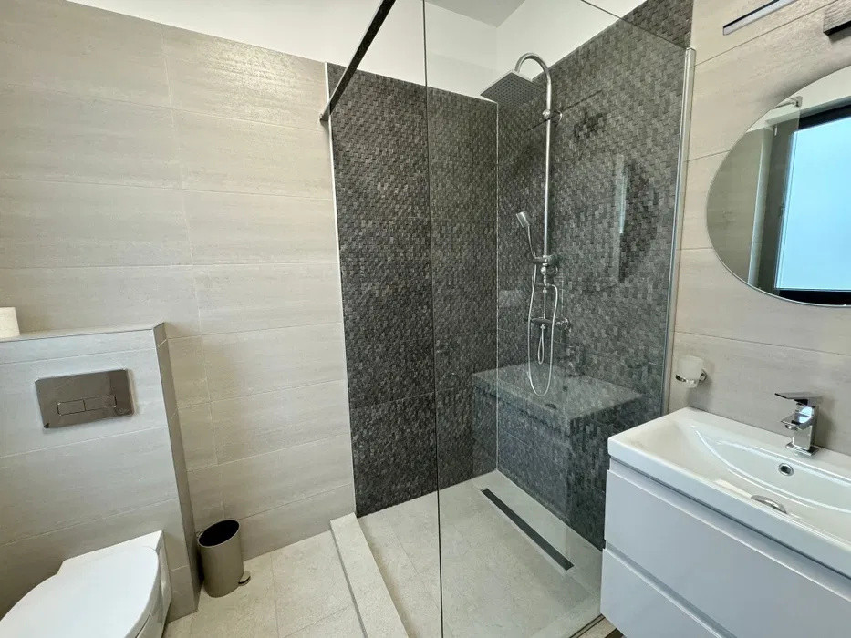 Casa cu 3 camere,132mp,garaj, Zona Borhanci