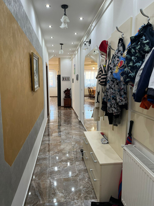 Apartament 4 camere, 2 niveluri, 135 mp, în zona Cetății – cu parcare inclusă!