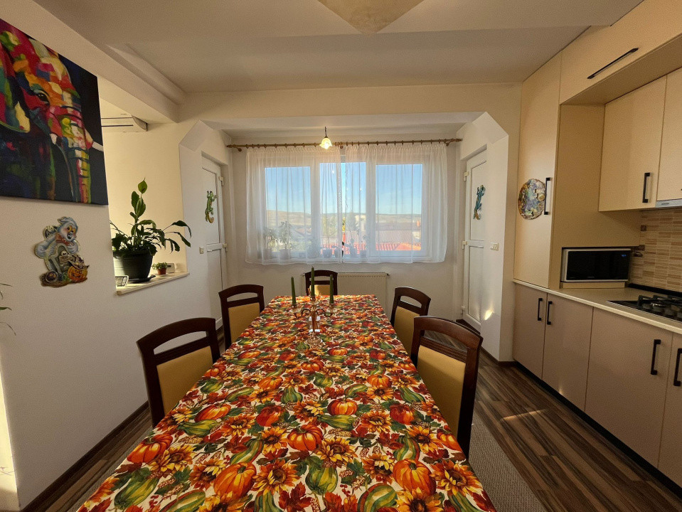 Apartament 4 camere, 2 niveluri, 135 mp, în zona Cetății – cu parcare inclusă!