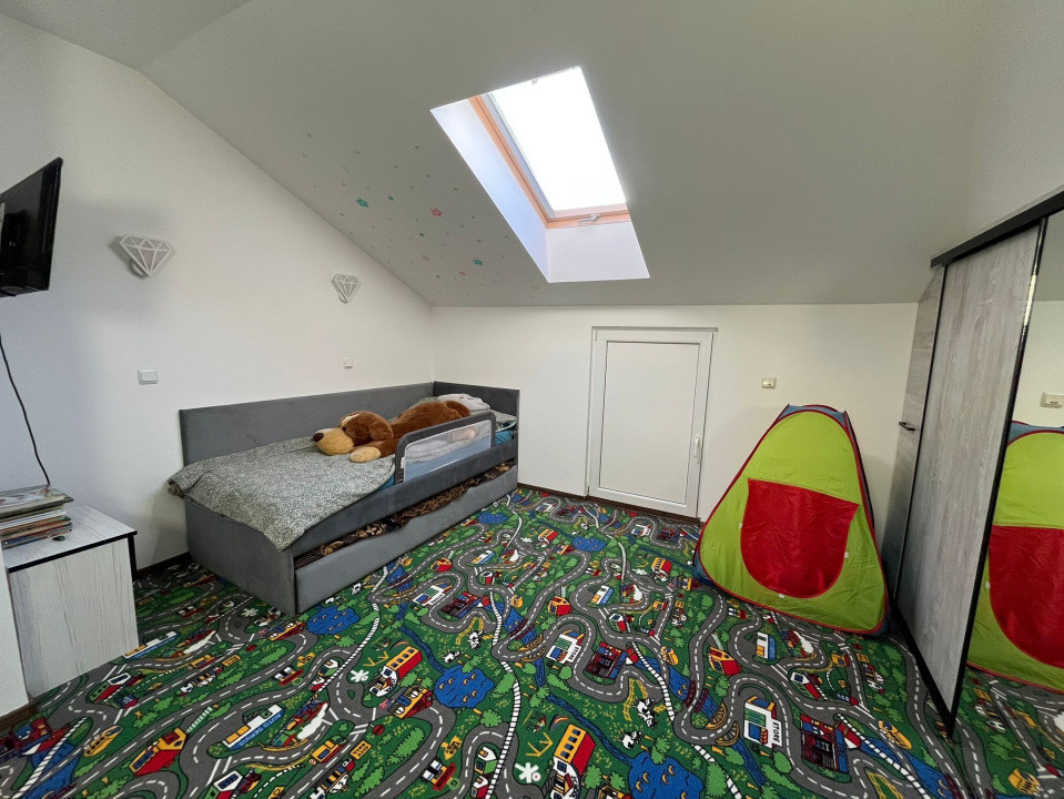 Apartament 4 camere, 2 niveluri, 135 mp, în zona Cetății – cu parcare inclusă!