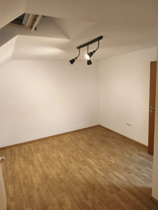 Casă 4 camere,105mp, 2 parcari, cartier Europa