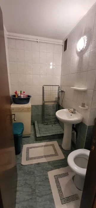 Garsoniera spatioasa, 32 mp, zona strazii Parang