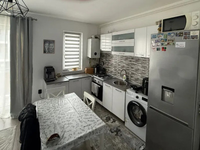 Apartament cu 2 camere, 45 mp, parcare 2 balcoane, zona Terra