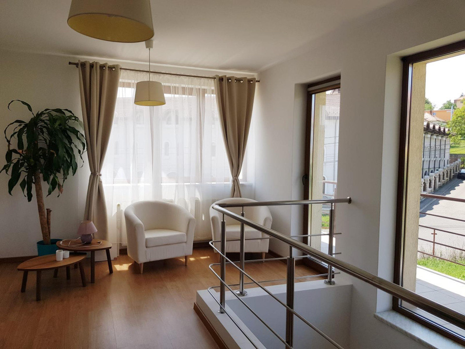 Vila cu 4 camere, zona Borhanci