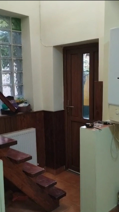 Casa de inchiriat cu 4 camere, zona Hasdeu