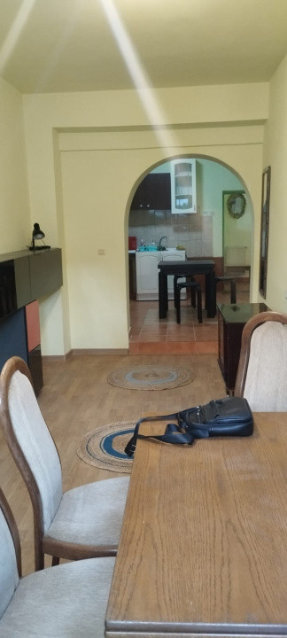 Casa de inchiriat cu 4 camere, zona Hasdeu