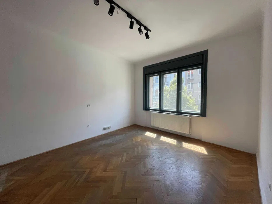 Apartament cu 4 camere,115mp, Zona Centru