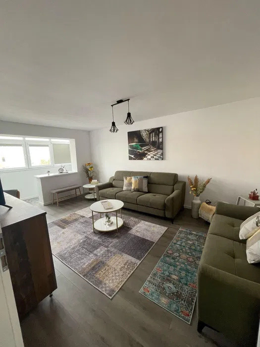 Apartament cu 4 dormitoare,80mp,parcare, Zona Zorilor