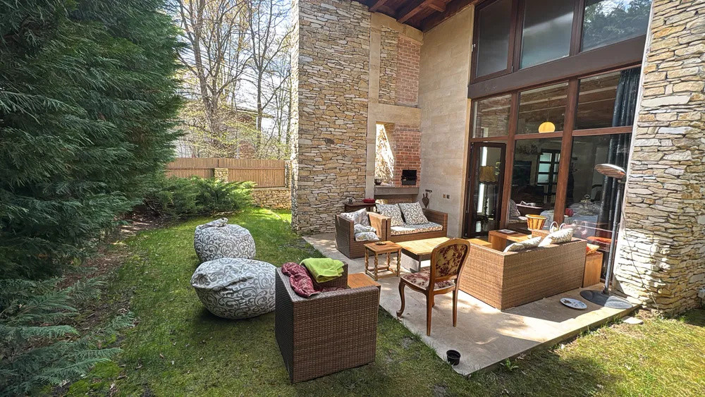 Vila de Lux, in Faget