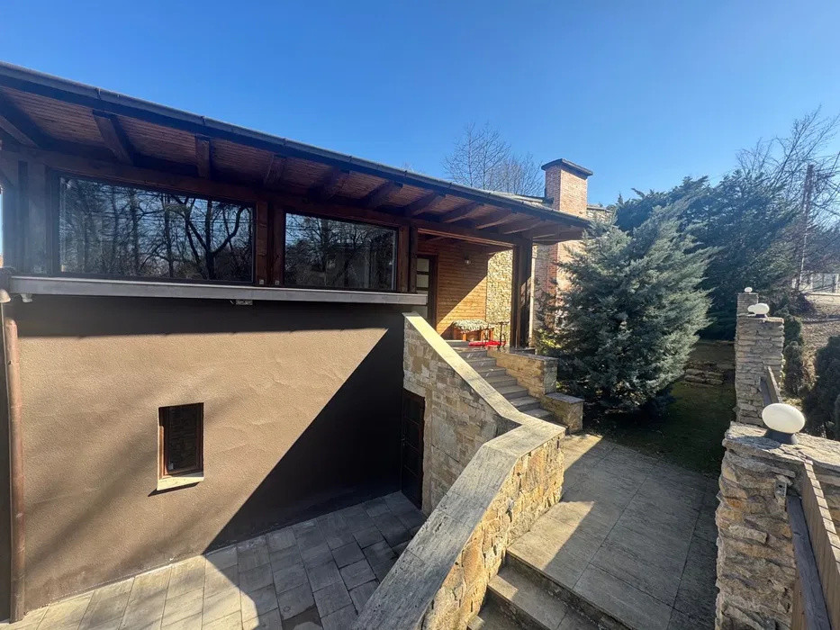 Vila de Lux, in Faget