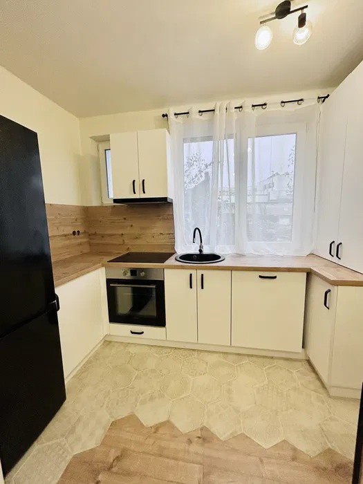 Apartament 3 camere,61mp,zona centrala 