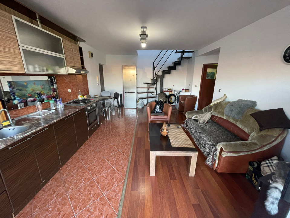 Apartament de 3 camere,78 mp, pe 2 nivele zona Tautiului