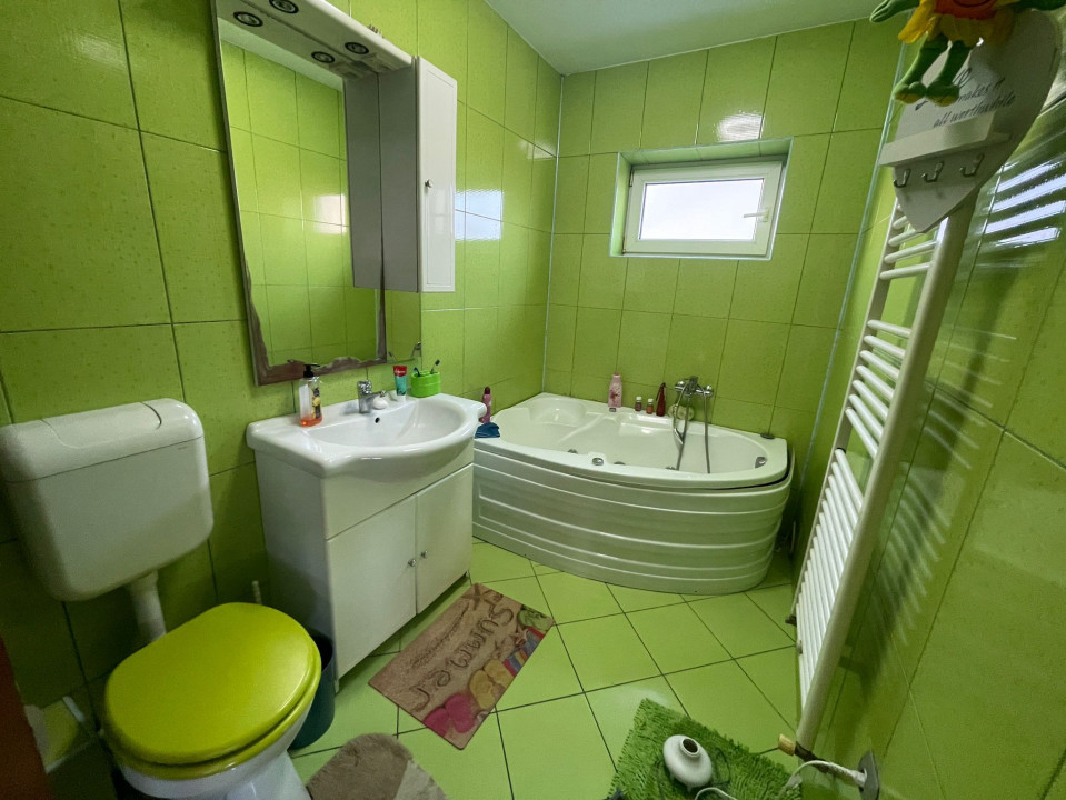 Apartament de 3 camere,78 mp, pe 2 nivele zona Tautiului