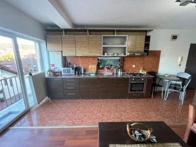 Apartament de 3 camere,78 mp, pe 2 nivele zona Tautiului